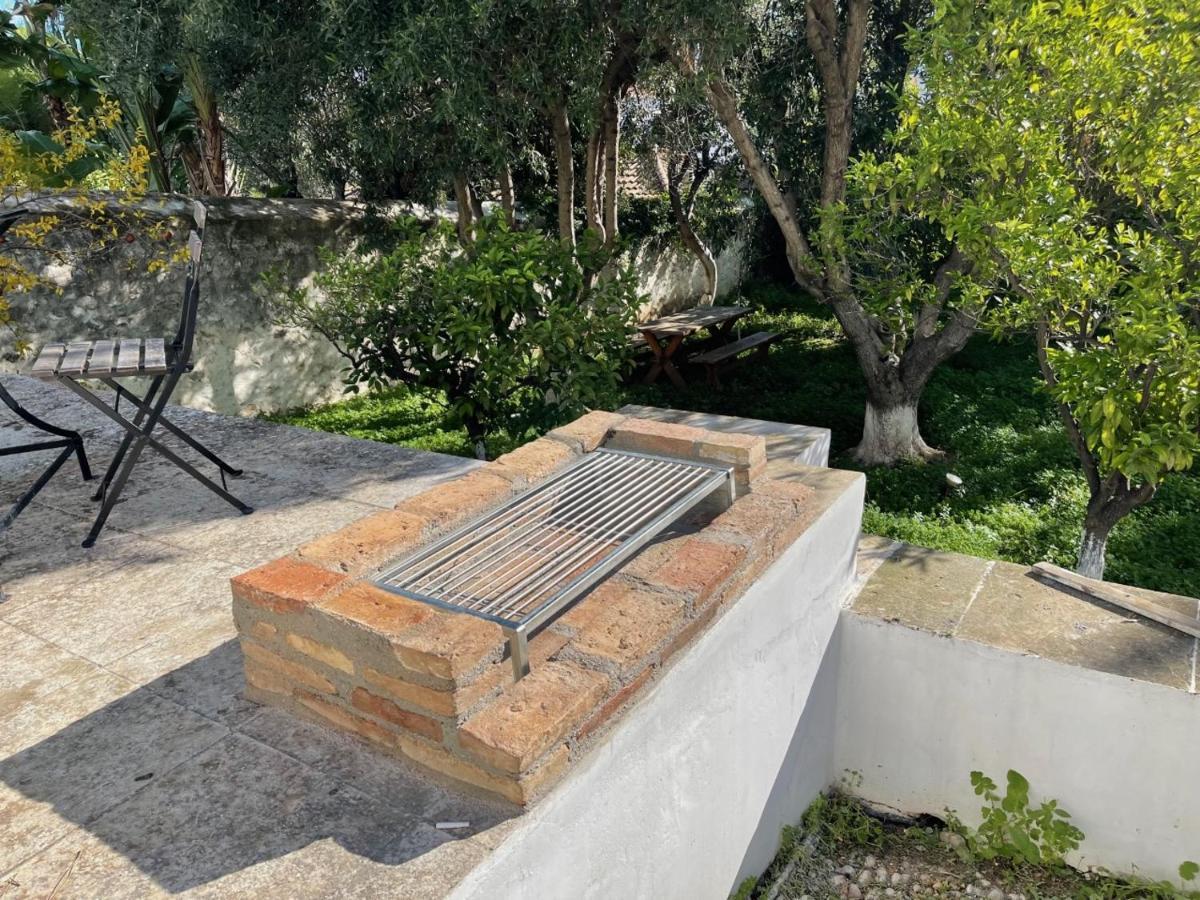 Гостьовий будинок Two Olive Trees Spetses Town Екстер'єр фото