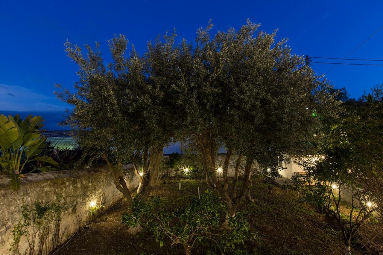 Гостьовий будинок Two Olive Trees Spetses Town Екстер'єр фото