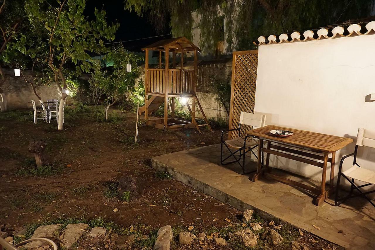Гостьовий будинок Two Olive Trees Spetses Town Екстер'єр фото