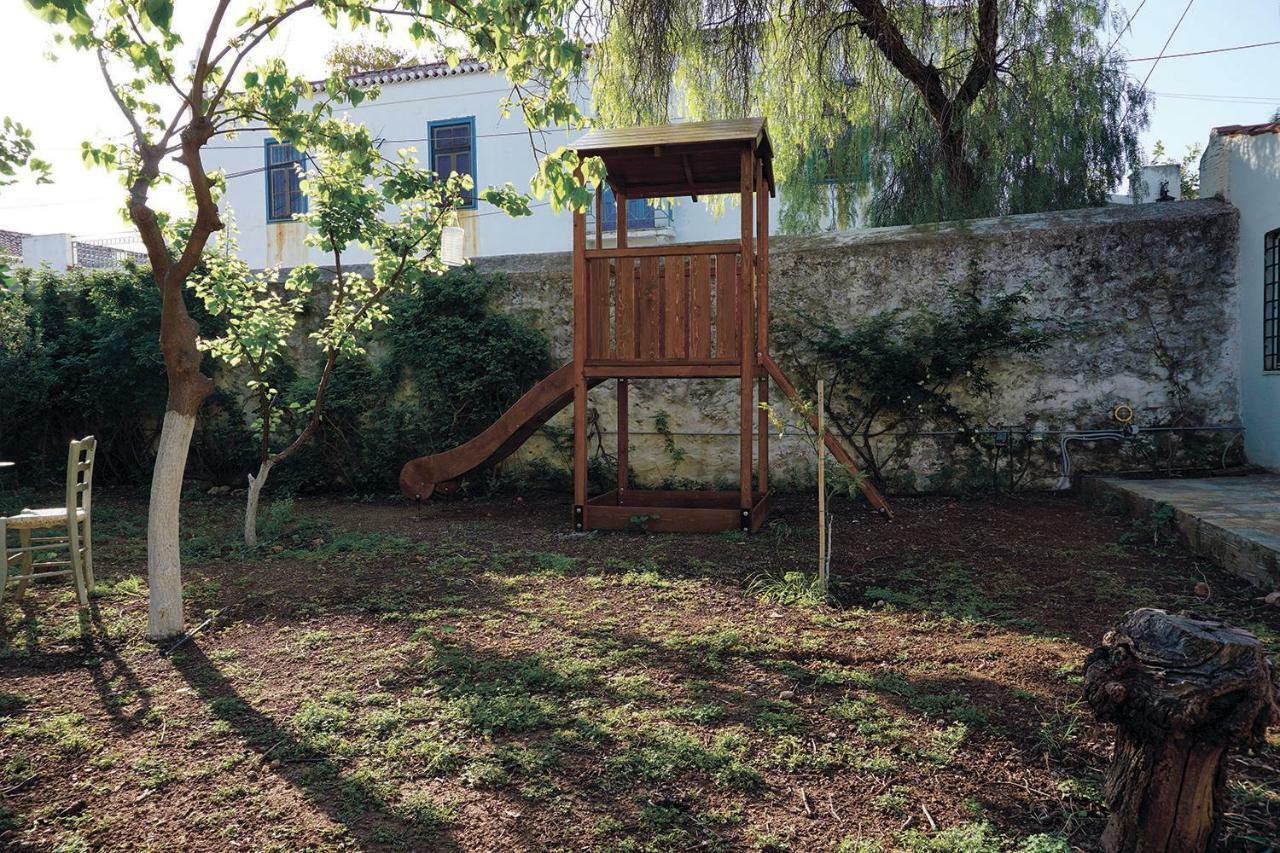 Гостьовий будинок Two Olive Trees Spetses Town Екстер'єр фото