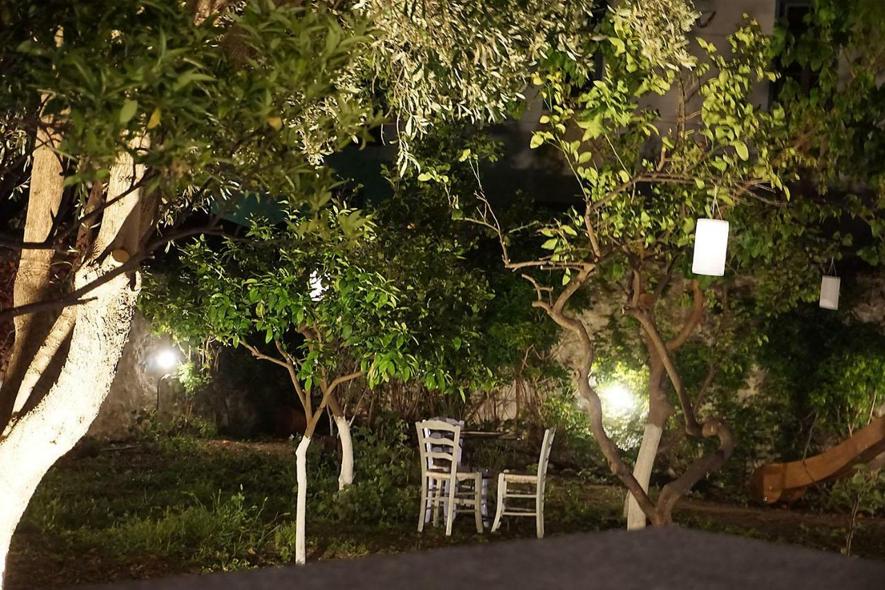 Гостьовий будинок Two Olive Trees Spetses Town Екстер'єр фото